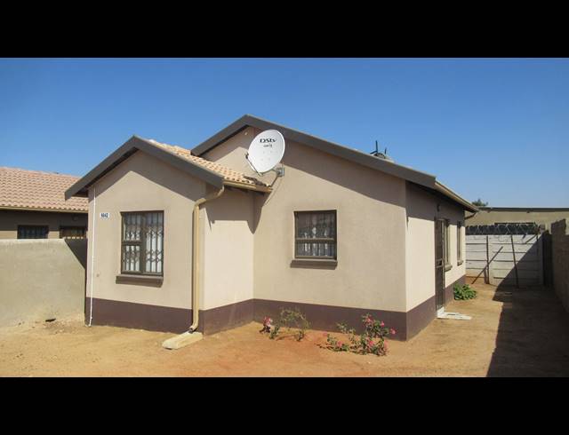 3 BEDROOM FREEHOLD FOR SALE IN WINDMILL PARK